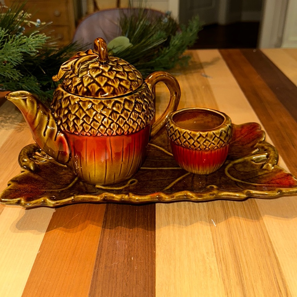 Ceramic Acorn Teapot Set